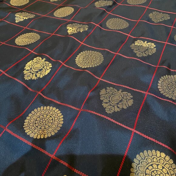 Black with red check Indian traditional soft silk saree for women - Picture 11 of 16